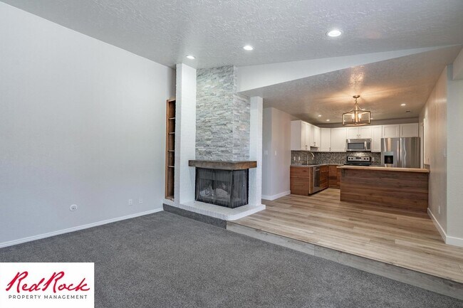 Building Photo - Newly Remodeled 3 Bedroom Townhome. Small ...