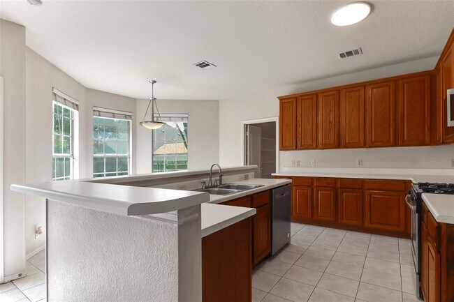 Building Photo - 1204 Stepp Bend