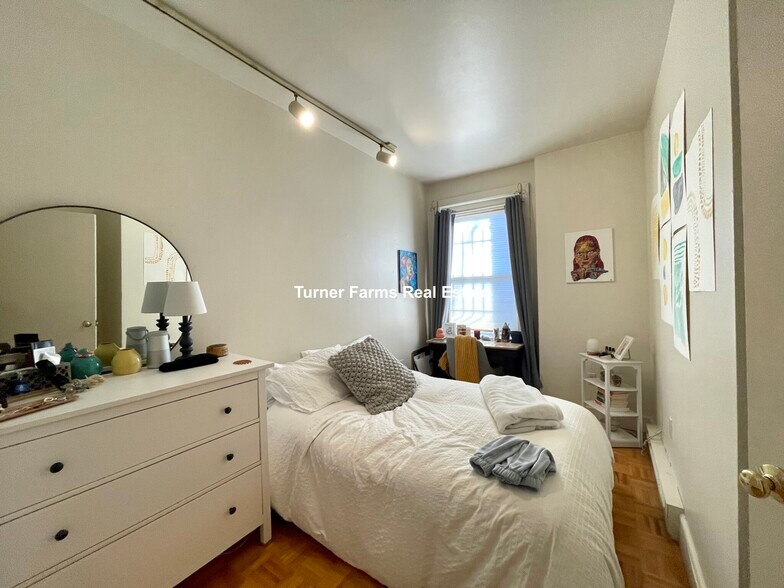 Building Photo - 616 Columbus Ave