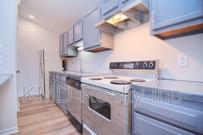 Building Photo - 6120 Meadow Rose Ln