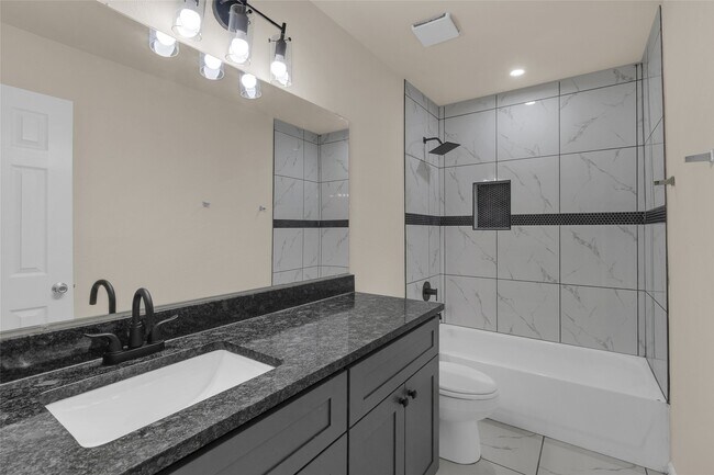 Building Photo - 2818 Piney Lake Ct