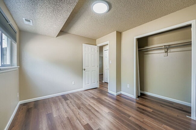 Building Photo - 6652 Provincial Dr