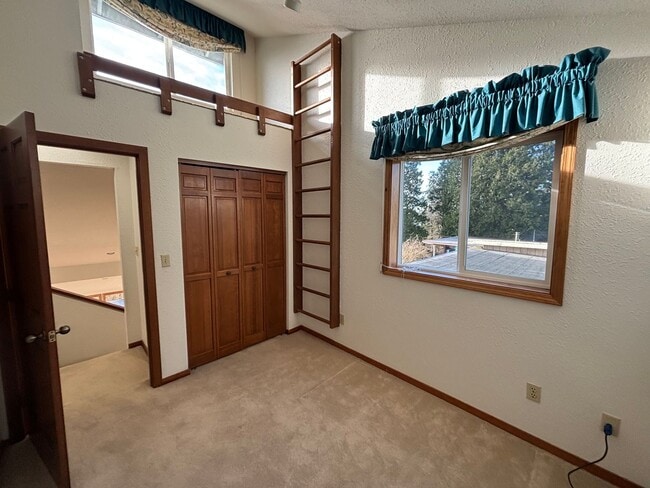 Building Photo - 4961 Morgan Dr