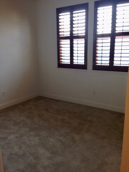 Building Photo - 636 Fan Tail Way
