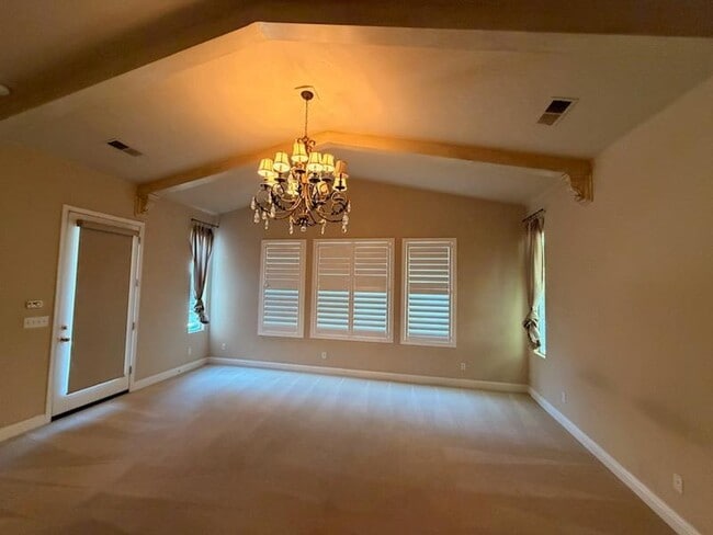 Building Photo - 3032 Hanson Ave