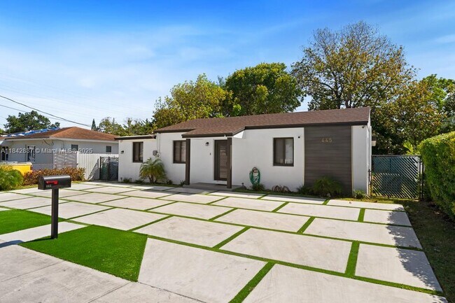 Building Photo - 445 SW 62nd Ct