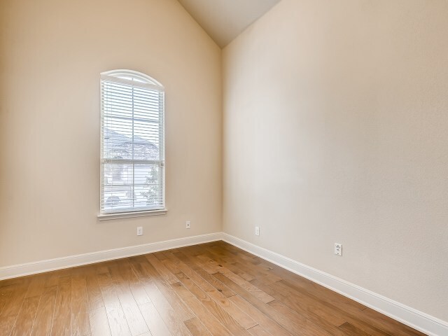 Building Photo - 12619 Quarter J