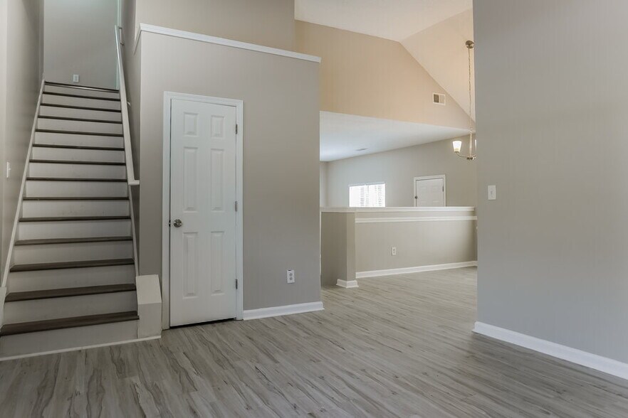 Building Photo - 3179 Lower Creek Dr