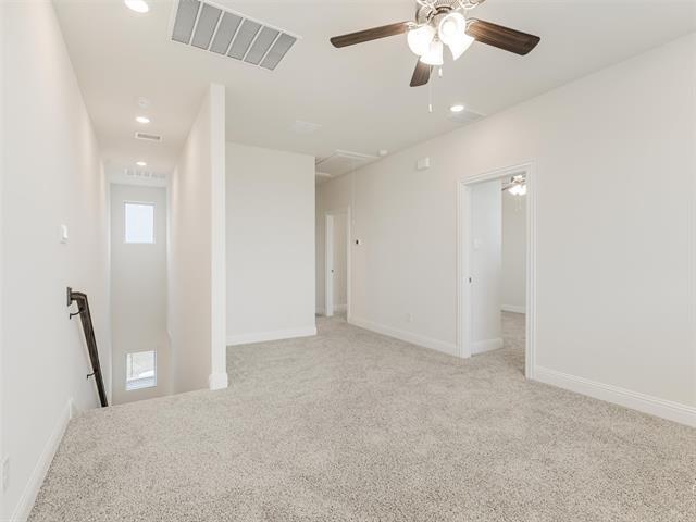 Building Photo - 1506 Lake District Dr