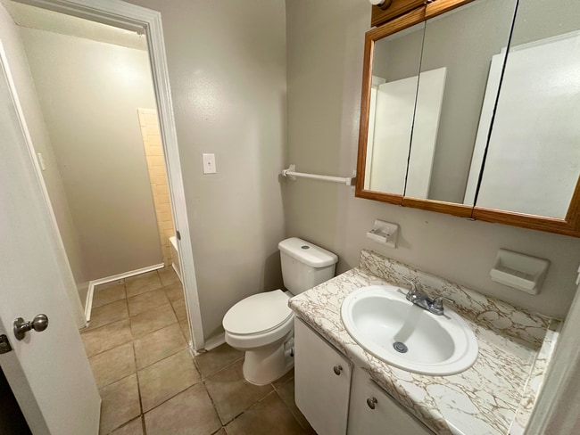 Building Photo - 6057 Scottsdale Ct