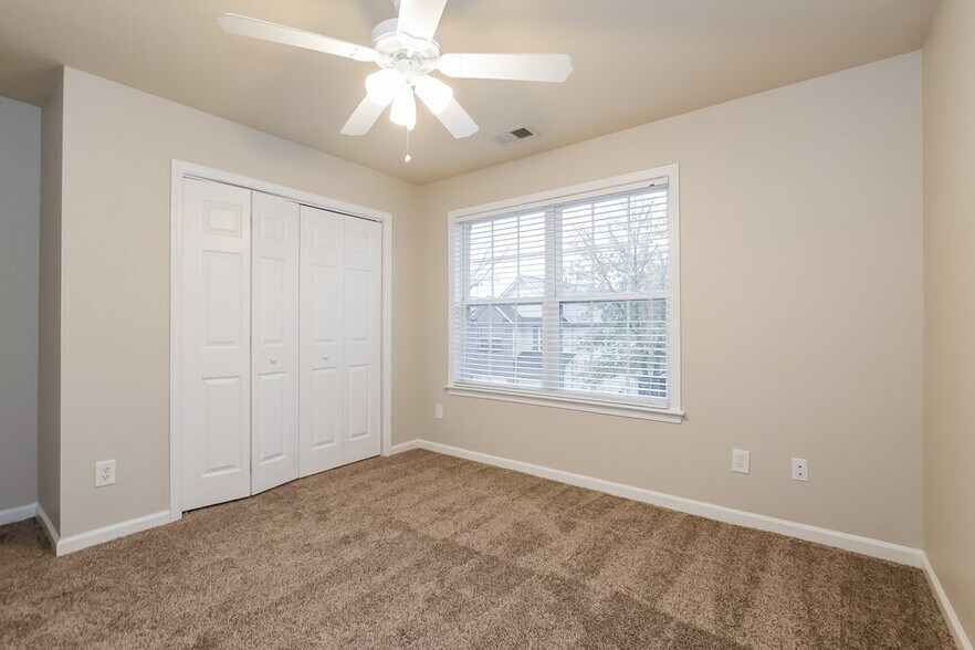 Building Photo - 203 Highland Falls Dr