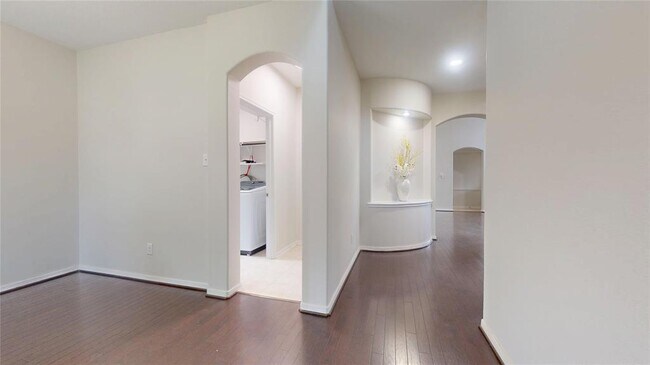 Building Photo - 26503 Forest Pine Ln