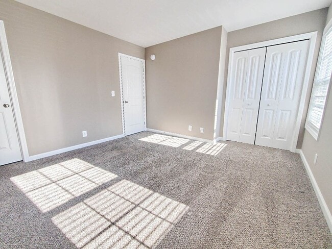 Building Photo - Pet Friendly Two Bedroom!