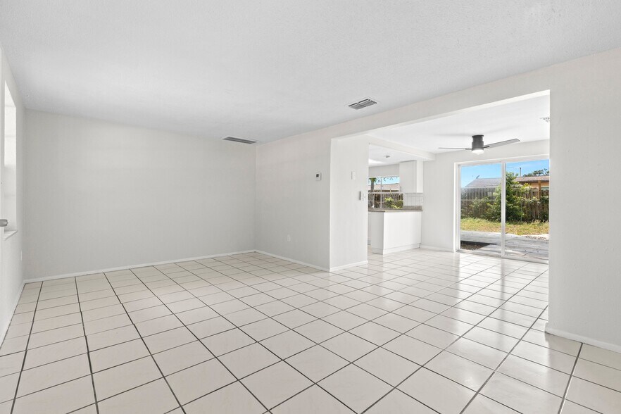Building Photo - 3337 Winder Dr