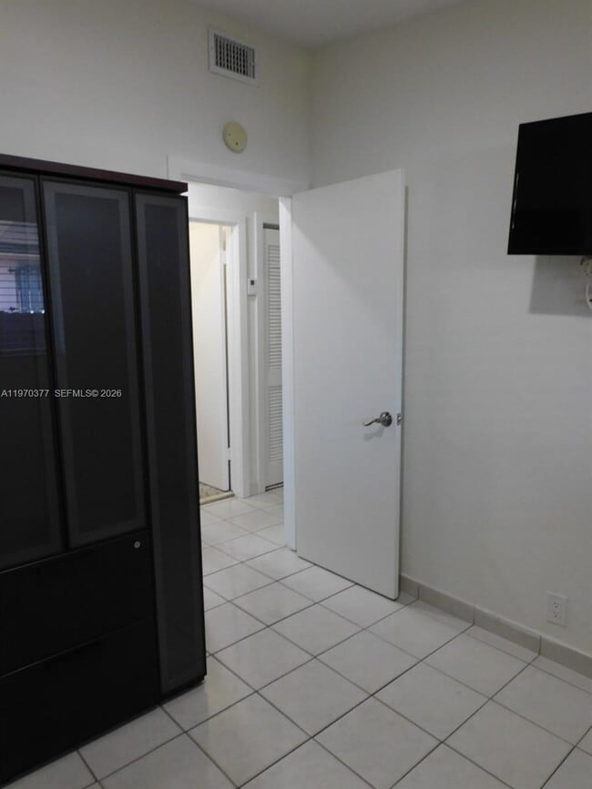 Building Photo - 620 NW 58th Ct