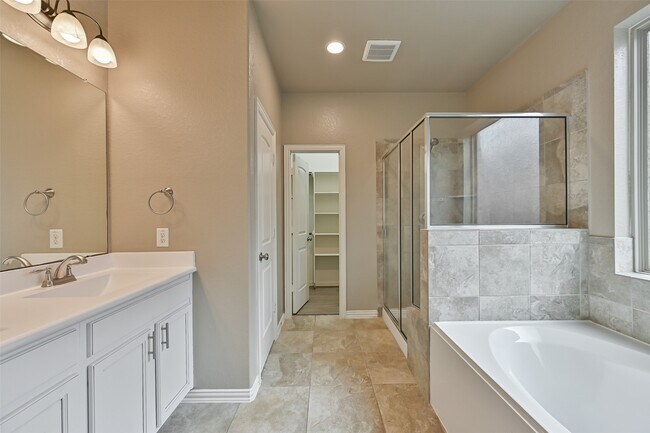 Building Photo - 4511 Apple Point Ln