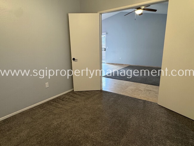 Building Photo - 117 W Concorda Dr