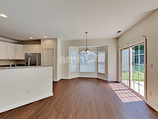 Building Photo - 1019 Canopy Dr