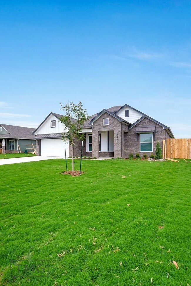 Building Photo - Owasso Dream Home! New Construction! Encla...