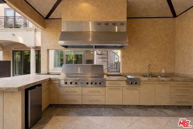 Building Photo - 2023 Parnell Ave