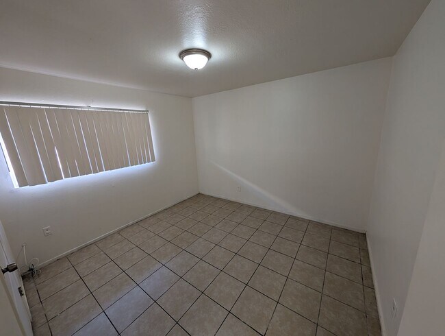 Building Photo - 160