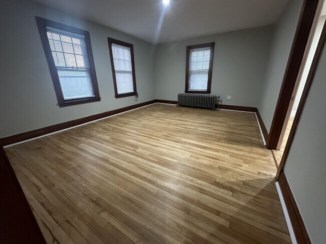 Building Photo - 225 W Main St