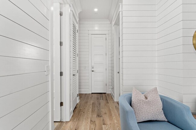 Building Photo - 14300 Front Beach Rd