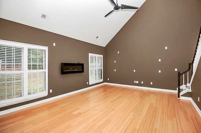 Building Photo - 3415 Fallowbrook Forest