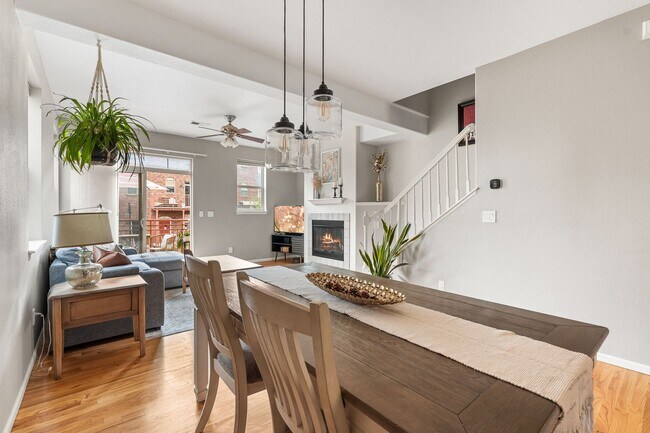 Building Photo - Modern 2-Bed, 2.5-Bath Corner Unit in Arva...