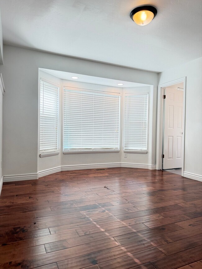 Building Photo - 4624 Quiet Cir