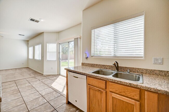 Building Photo - Southern Highlands Single Family Home