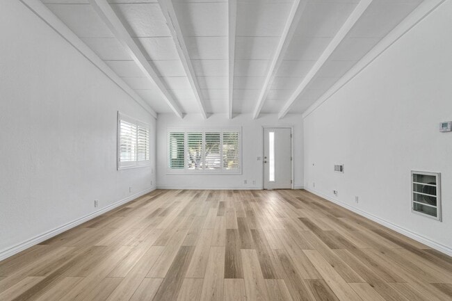 Building Photo - Updated three bed two bath house in Thousand Oaks with attached garage