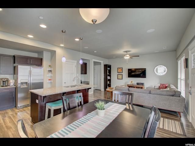 Building Photo - 863 Cecina Ct
