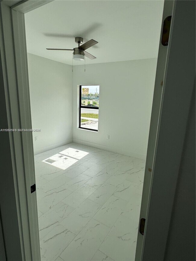 Building Photo - 325 NW 11th St