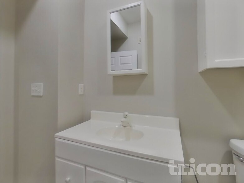 Building Photo - 1795 Millside Terrace