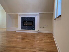 Building Photo - 3755 N Christiana Ave