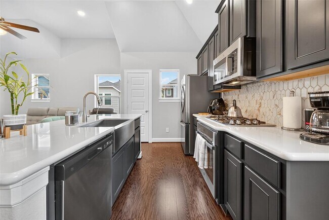 Building Photo - 11911 Briarwood Hill Way