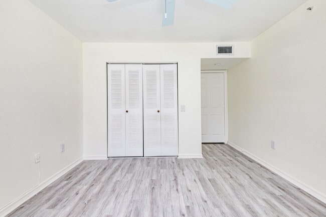 Building Photo - 602 Villa Cir