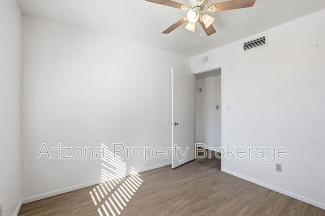 Building Photo - 1636 W Wescott Dr