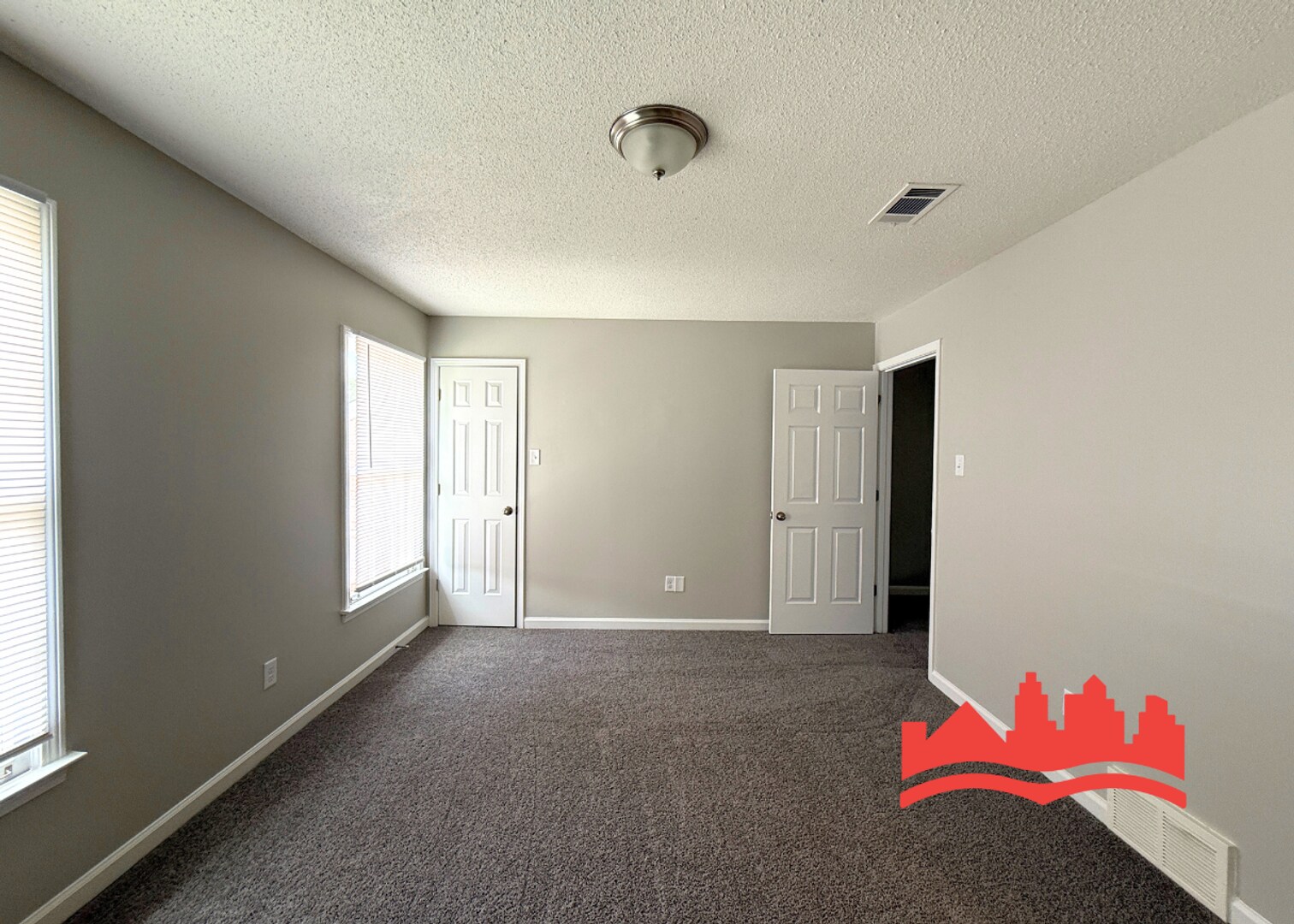 Building Photo - Charming and Updated 2-Bedroom Home for Rent!