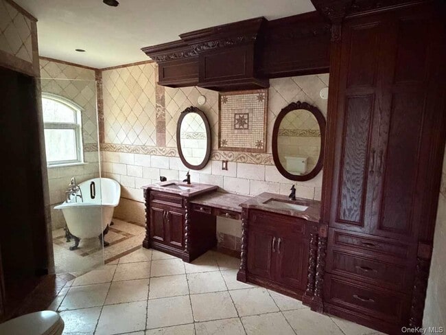 Building Photo - 180 Stone Hill Rd