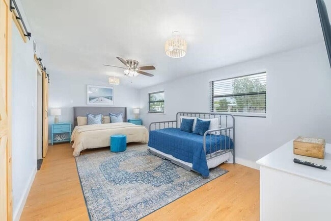 Building Photo - 3762 Catalina Rd