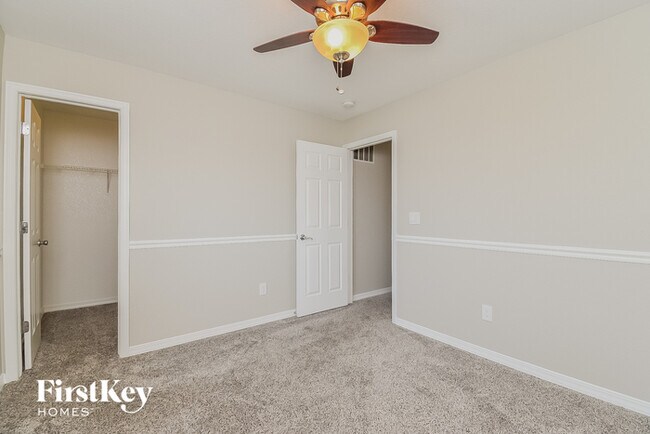 Building Photo - 11885 Wildwood Ridge Dr