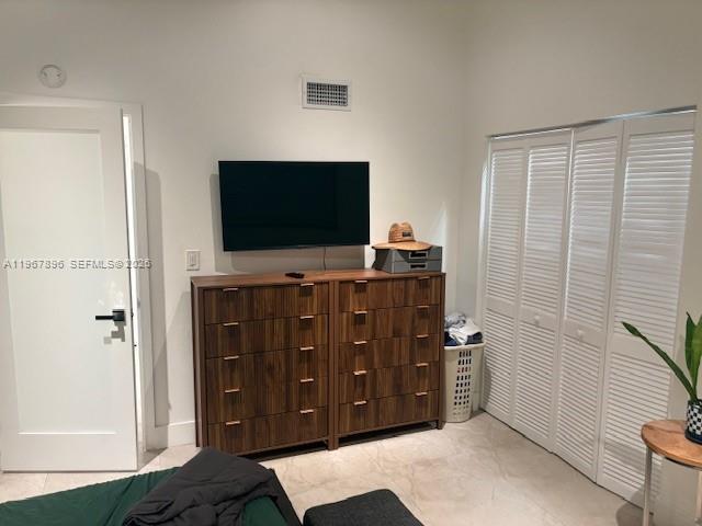 Building Photo - 8837 NE 4th Avenue Rd