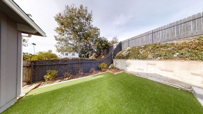 Building Photo - Remodeled 4BD/3BA, Detached Bedroom!
