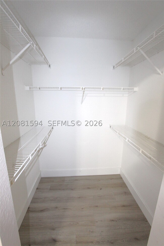 Building Photo - 2880 N Oakland Forest Dr