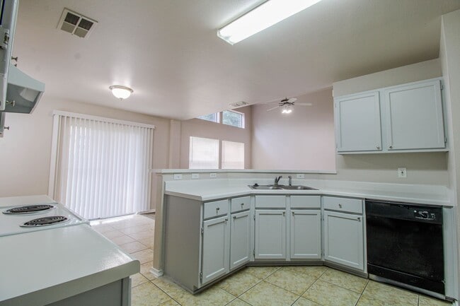 Building Photo - 9331 Gillcross Way