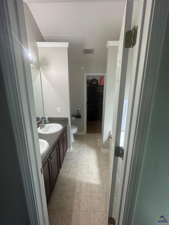 Building Photo - 113 Faybrook Dr