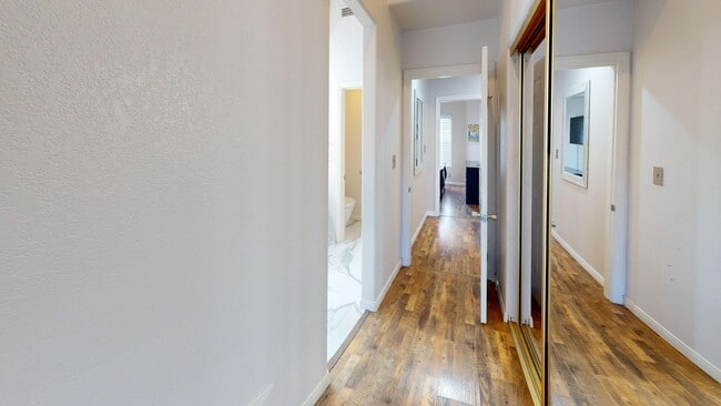 Building Photo - Spanish Trails Guard Gated Townhome!