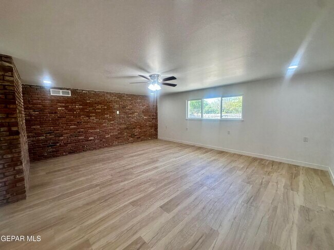 Building Photo - 4128 Perth Dr